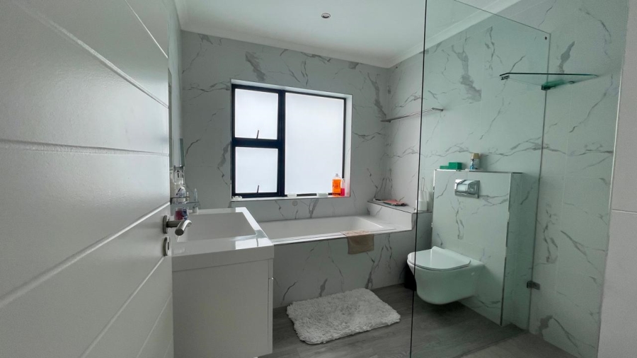 3 Bedroom Property for Sale in Sagewood Western Cape